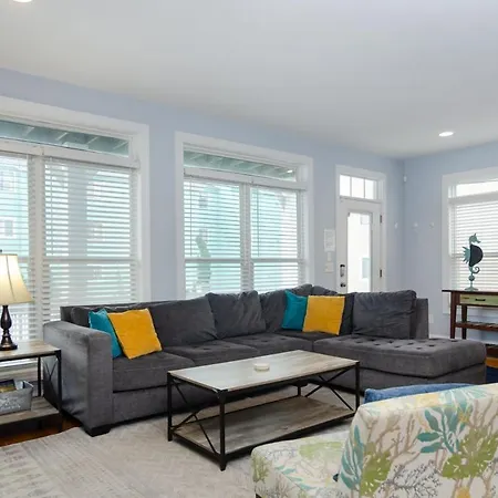 Riptide By Bryant Real Estate Vila
